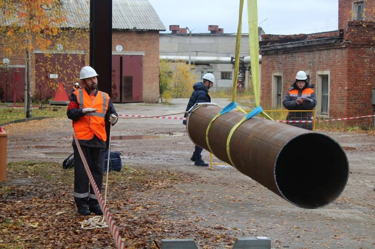 Слесарь тепловых сетей. Слесаря тепловых сетей 4 разряда. Монтаж технологического оборудования. Обход тепловых сетей. Обслуживание теплотрасс.
