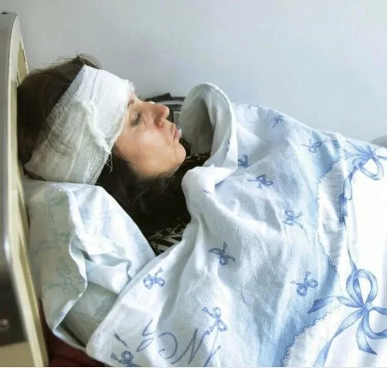 Девушку положили в больницу