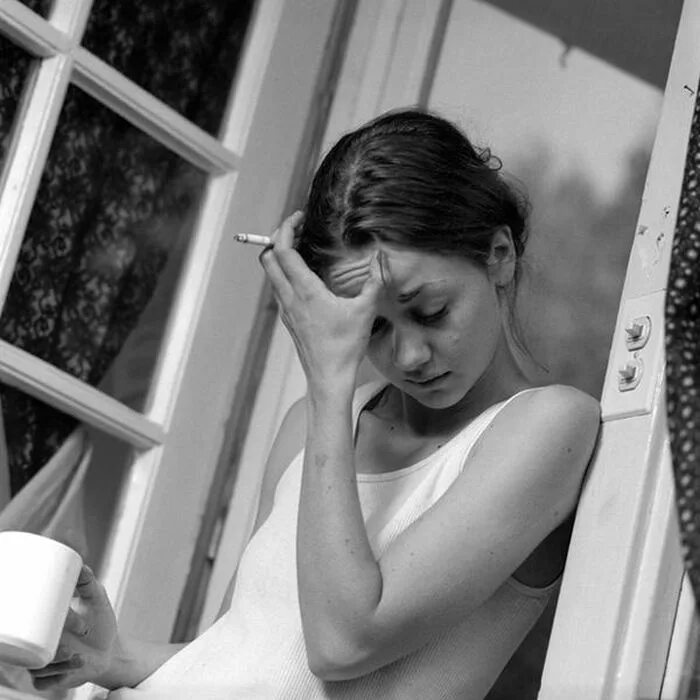 Девчонки созрели. Беспокойный сон. Ранние девочки. Вставать с постели. Рано девушки.