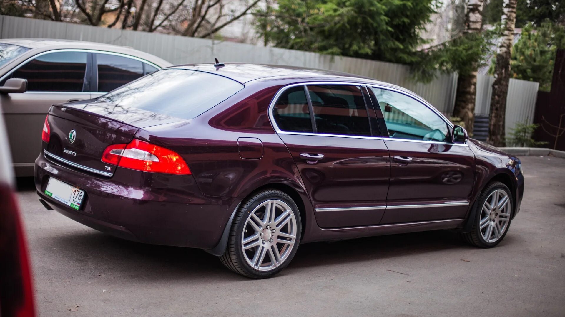 Диски на шкода суперб. Skoda superb 2 r18. skoda superb r18. суперб 2 диски. диски шкода суперб 2.