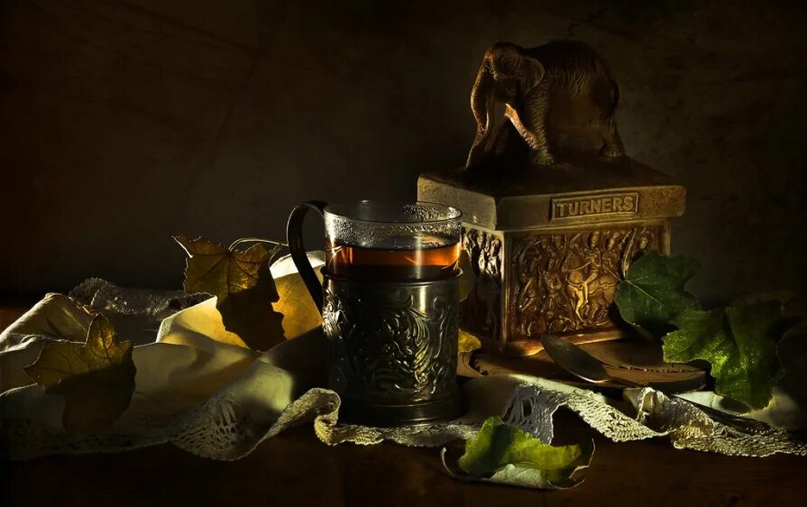 вечернее чаепитие. вечером мы пили чай. вечером мы пили чай. вечер чай. уютного осеннего вечера.