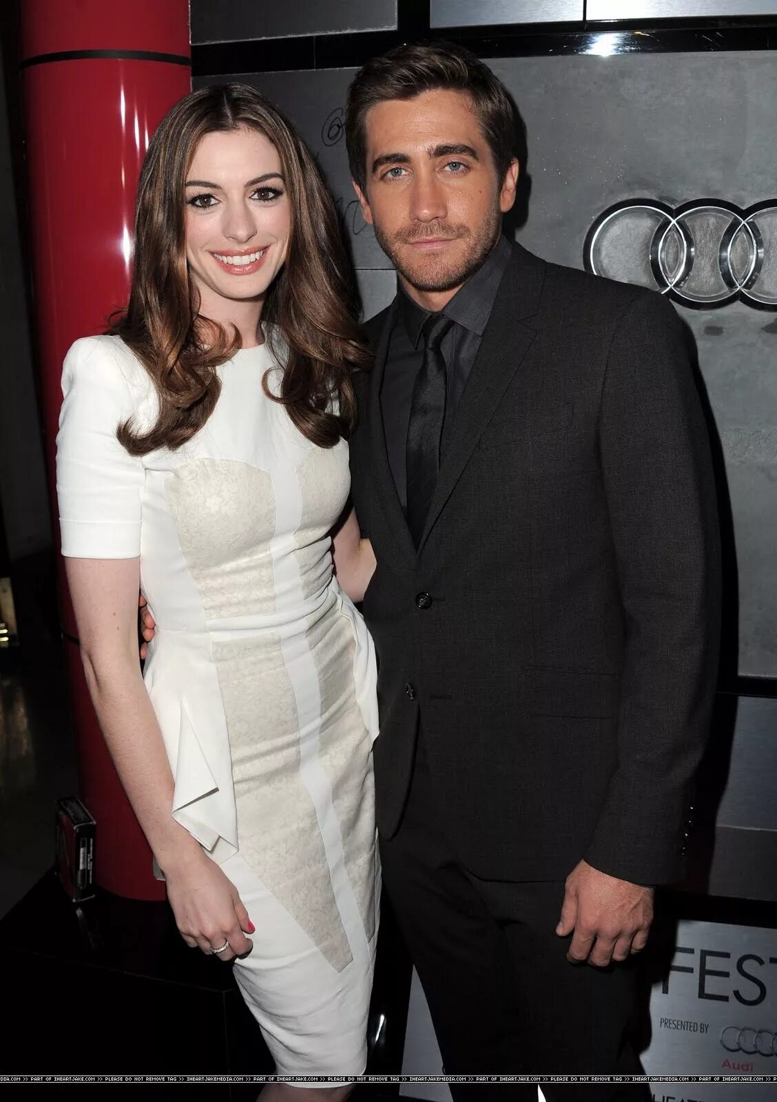 Энн хэтэуэй макконахи. Джейк джилленхол and anne hathaway. джейк джилленхол и энн хэтэуэй любовь и другие. энн хэтэуэй и джейк гилленхаал. мишель монахэн и джейк джилленхол.