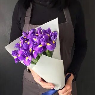 Букет из 9 ирисов