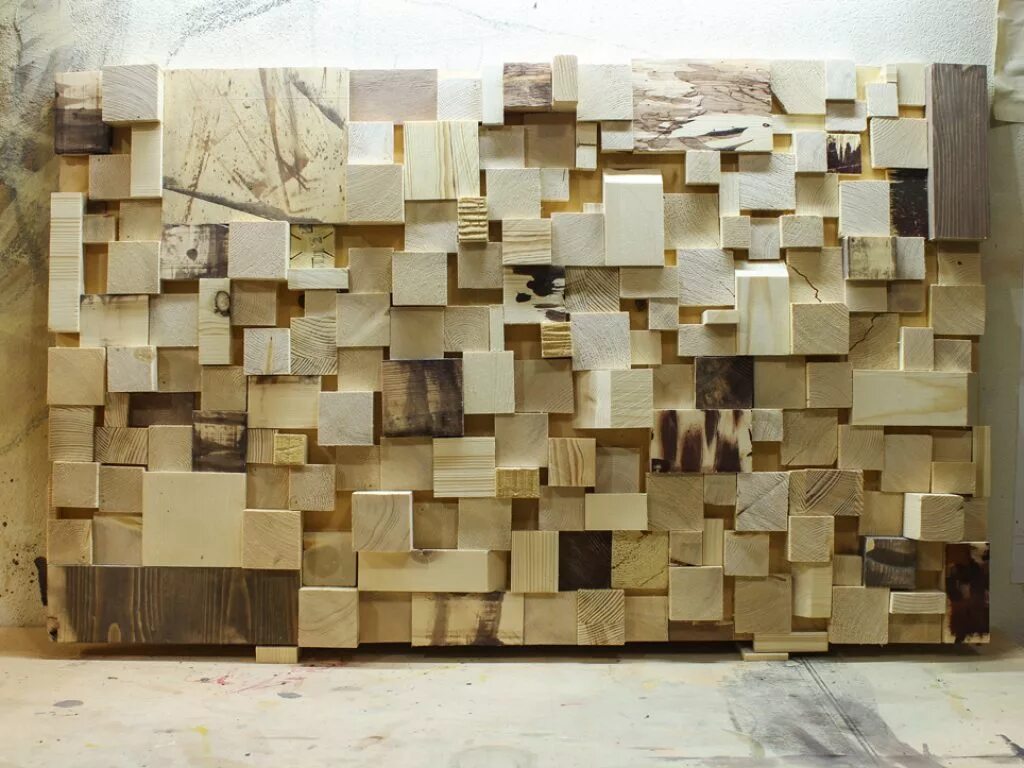Колотая доска. 3д панели из спилов бруса Castorama. Панно из деревянных брусков. Панно из деревянных кубиков. Панно из брусков дерева на стену.