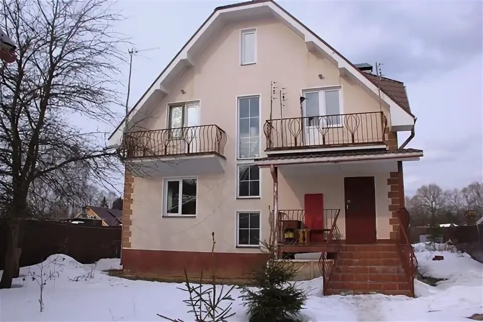 Дом поселка снегири