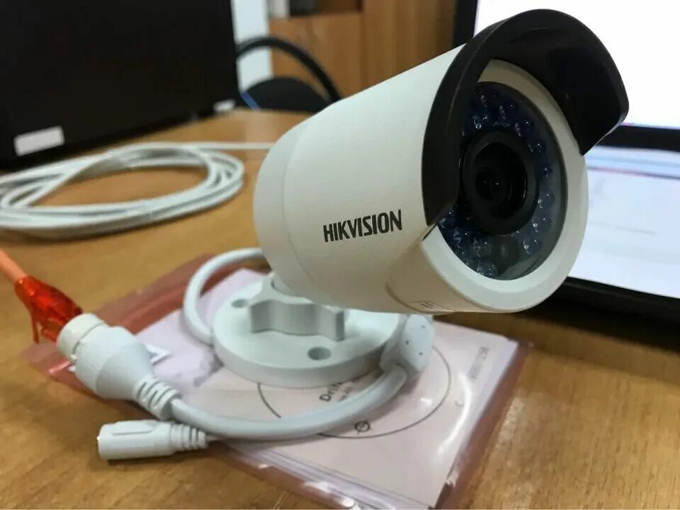 Реально живые камеры. Hikvision DS-2cd2042. Hikvision DS-2cd2042wd-1. Камера Hikvision DS-2cd2. IP камера Hikvision DS-2cd2042wd-i.