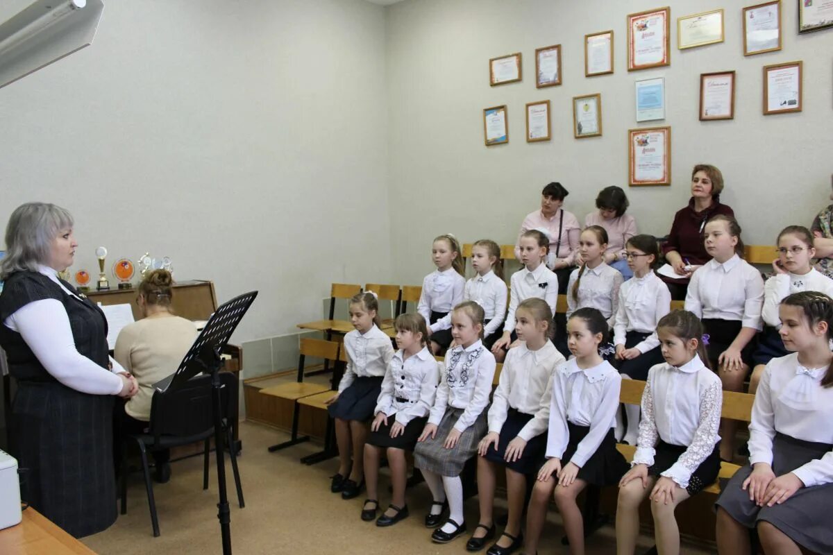 музыкальная школа озеры. музыкально зори. г. танцы народов крыма. спектакль два актёра.