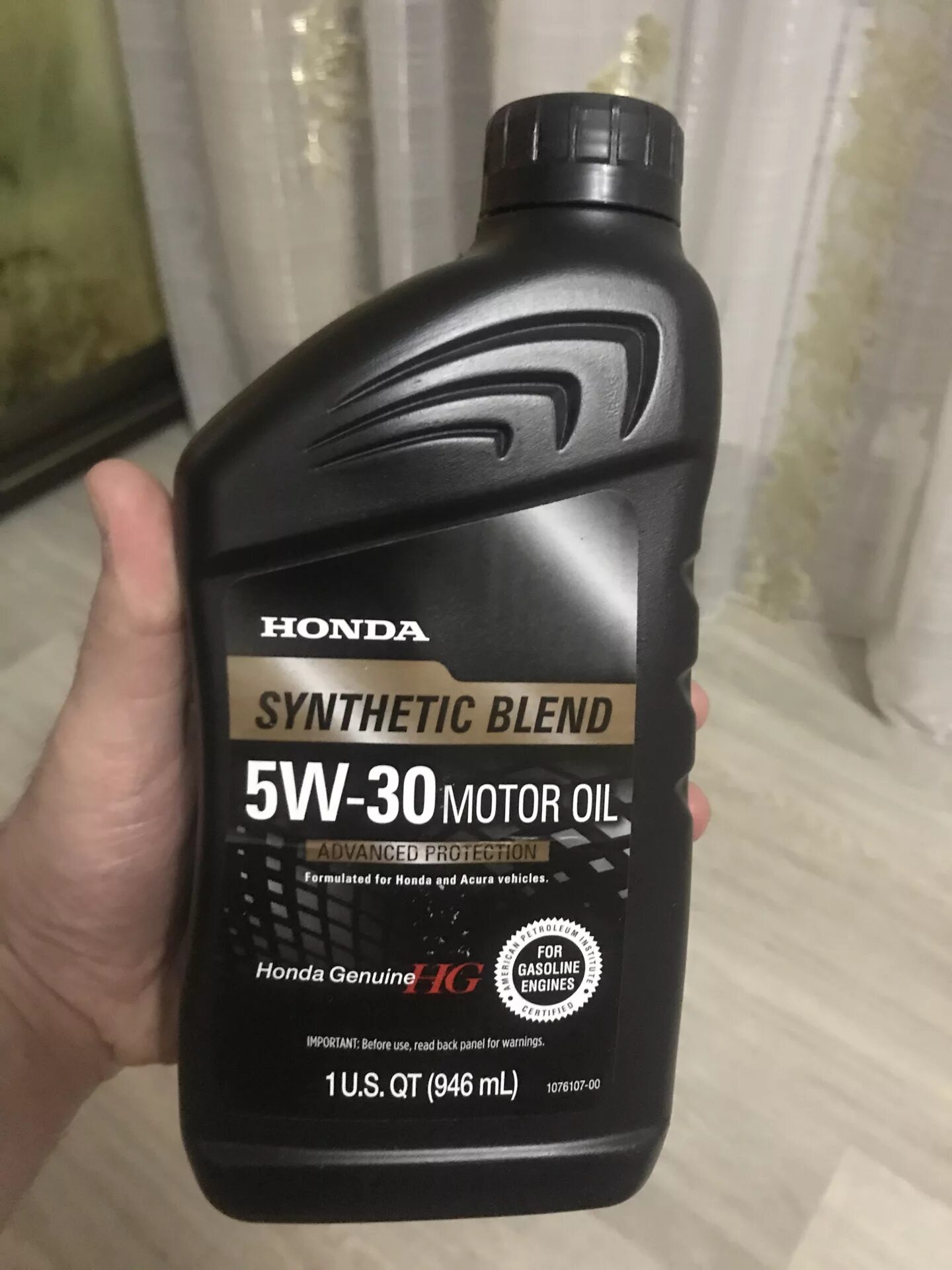 Хонда ест масло. Honda Synthetic Blend 5w30. Зонда масло оригинал 5w20. Honda Synthetic Blend 5w-3. Масло Хонда 5w30 черная канистра.