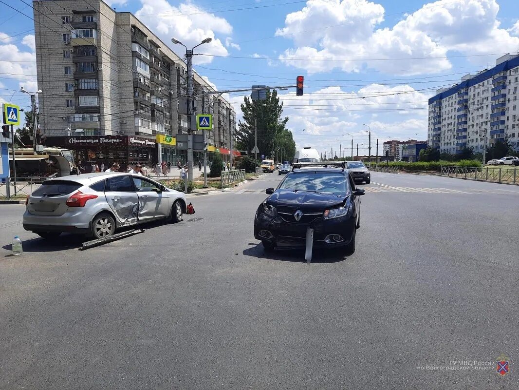 Новости 1 07. Перекресток фото. Происшествия в городе Волжский. Город Волгоград авария.