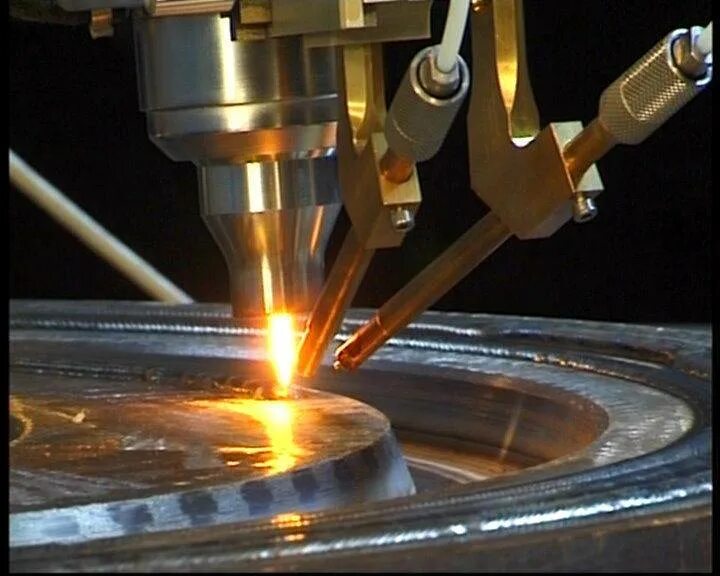 Аппарат лазерной сварки металлов realweld. Лазерная сварка и наплавка. Лазерная сварка Weld. Лазерная микросварка металла. Плазменно дуговая наплавка.