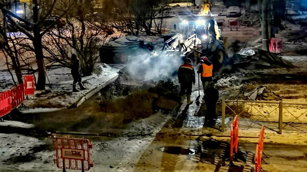 Видео аварии на теплотрассе. Авито глазов аварии на теплотрассе 17 мая 2022 г. Видео аварии на теплотрассе. Прорыв теплотрассы. Порыв теплотрассы.