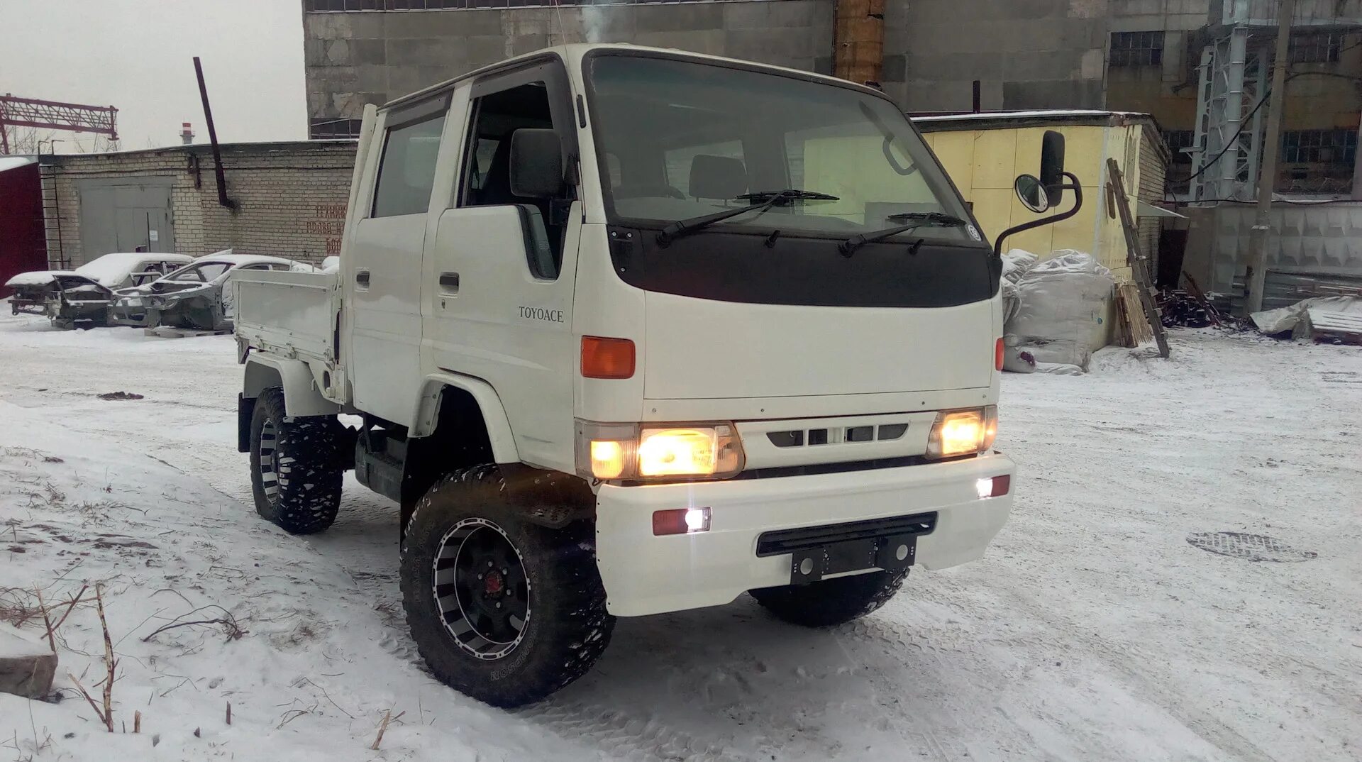 Дром ру купить грузовик. Тойота Тойоайс 4вд. Toyota TOYOACE 4wd. Toyota TOYOACE 1990. Toyota TOYOACE 4wd двухкабинник.