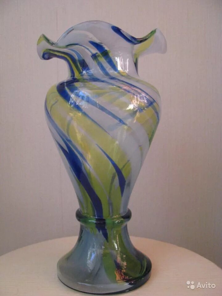 Стекло темрюк. Ваза цветное стекло ссср. вазы ссср из цветного стекла. ваза разноцветная из стекла. советские вазы из цветного стекла.