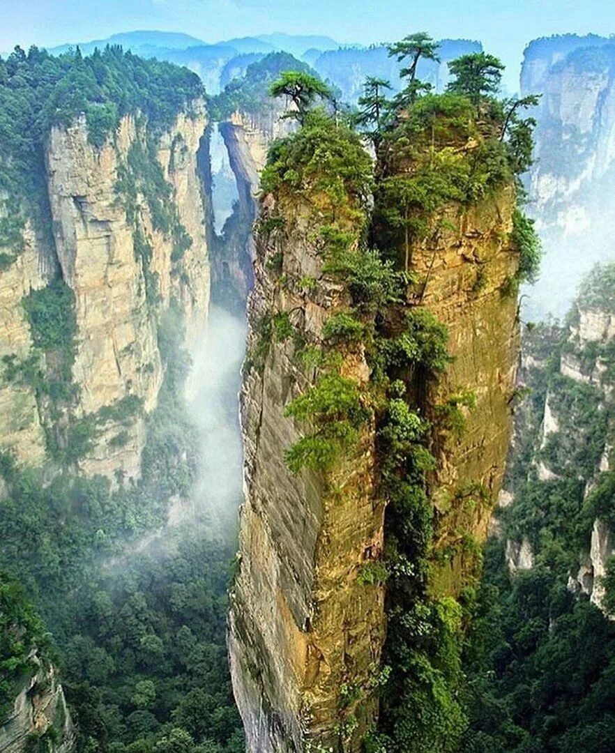 Чжанъе данксиа китай. Цветные скалы чжанъе данься. Гейзер флай (fly geyser. Чудо в горах. Перу куско мачу пикчу.