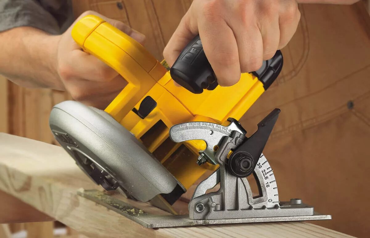 Распил углов. Стусло пластмассовое с пилой, 300 мм (hobbi). Стусло stayer 1541-3 master. Dewalt 713. Стусло магнитное nobex 505, поворотное.