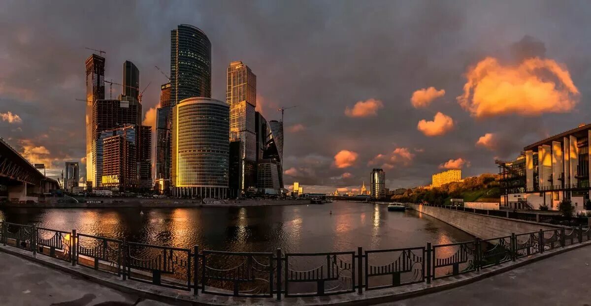 Але сити. Москоу Сити закат. Москоу Сити панорама. Москва вид панорама с Москоу Сити. Москва Сити пейзаж.