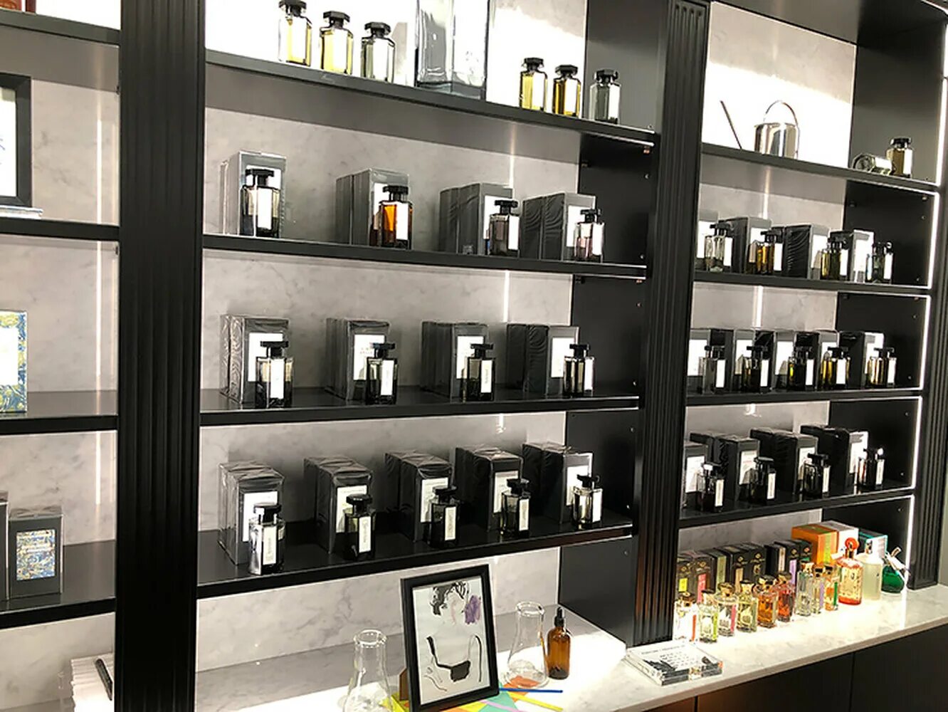 корнеры джо малон. бутик герлен в цуме. духов центр. джо малон салон. магазин наливной парфюмерии.