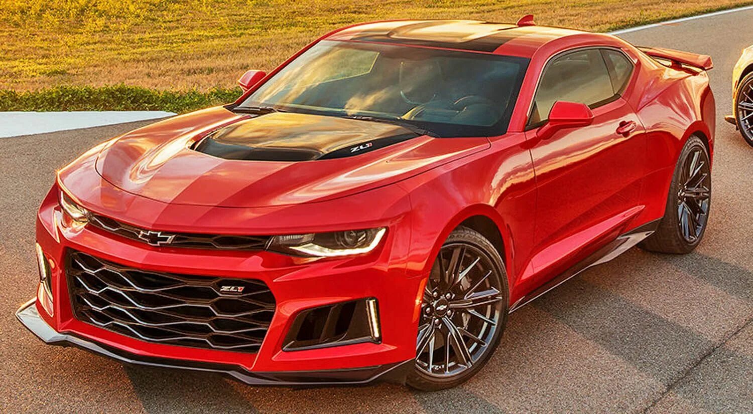Шевроле камаро zl1 2020. Chevrolet camaro 2017. Chevrolet camaro 2017. Золотой шевроле камаро турбо. Шевроле камаро zl1 2015.