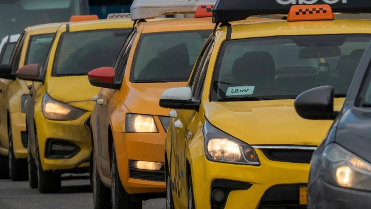 Водители сити мобил. Машина "такси". Устроиться в такси без машины в москве. Устроиться в такси без машины в москве. Автомобиль «такси».