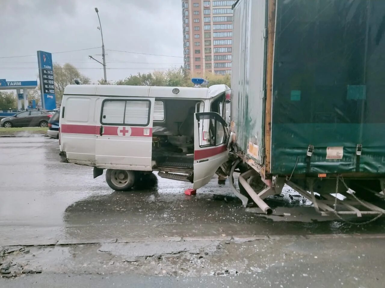Дтп машина скорой помощи. Газель скорой помощи. Дтп машина скорой помощи. Дтп в москве сегодня с участием скорой помощи. Автомобиль скорой помощи.