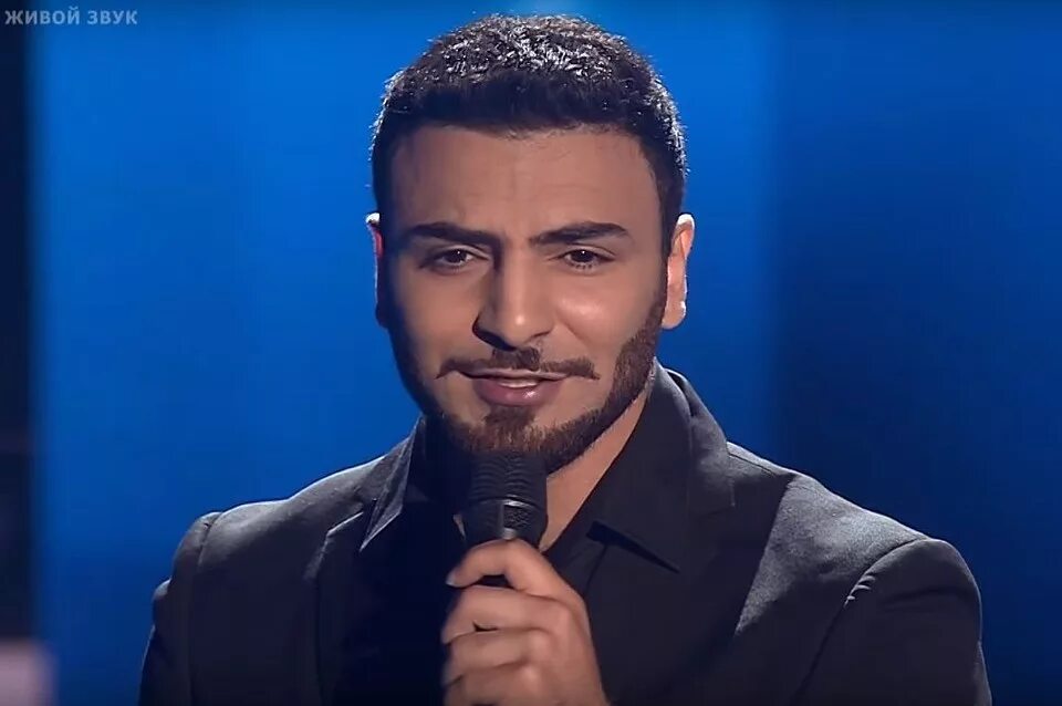 Живой голос поет. Участники шоу голос. Певец из голоса. Армянский певец. Армяне поют.