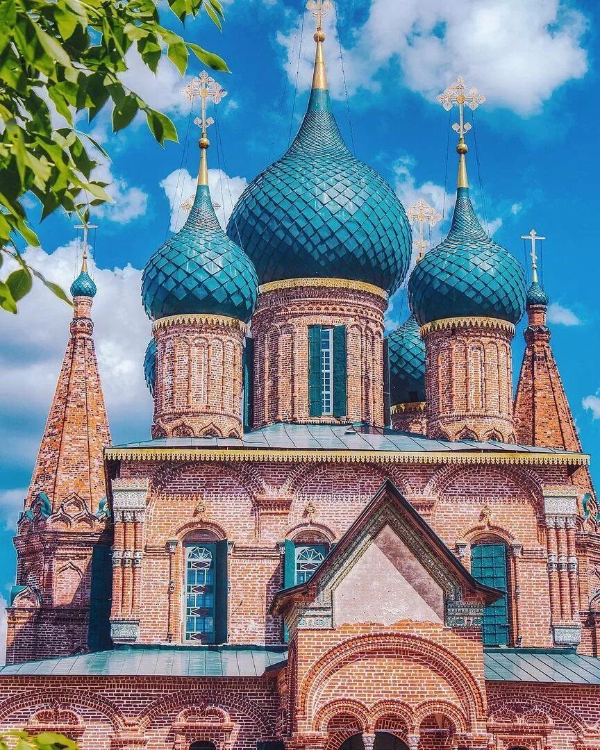 Здание русской церкви. Русский храм.