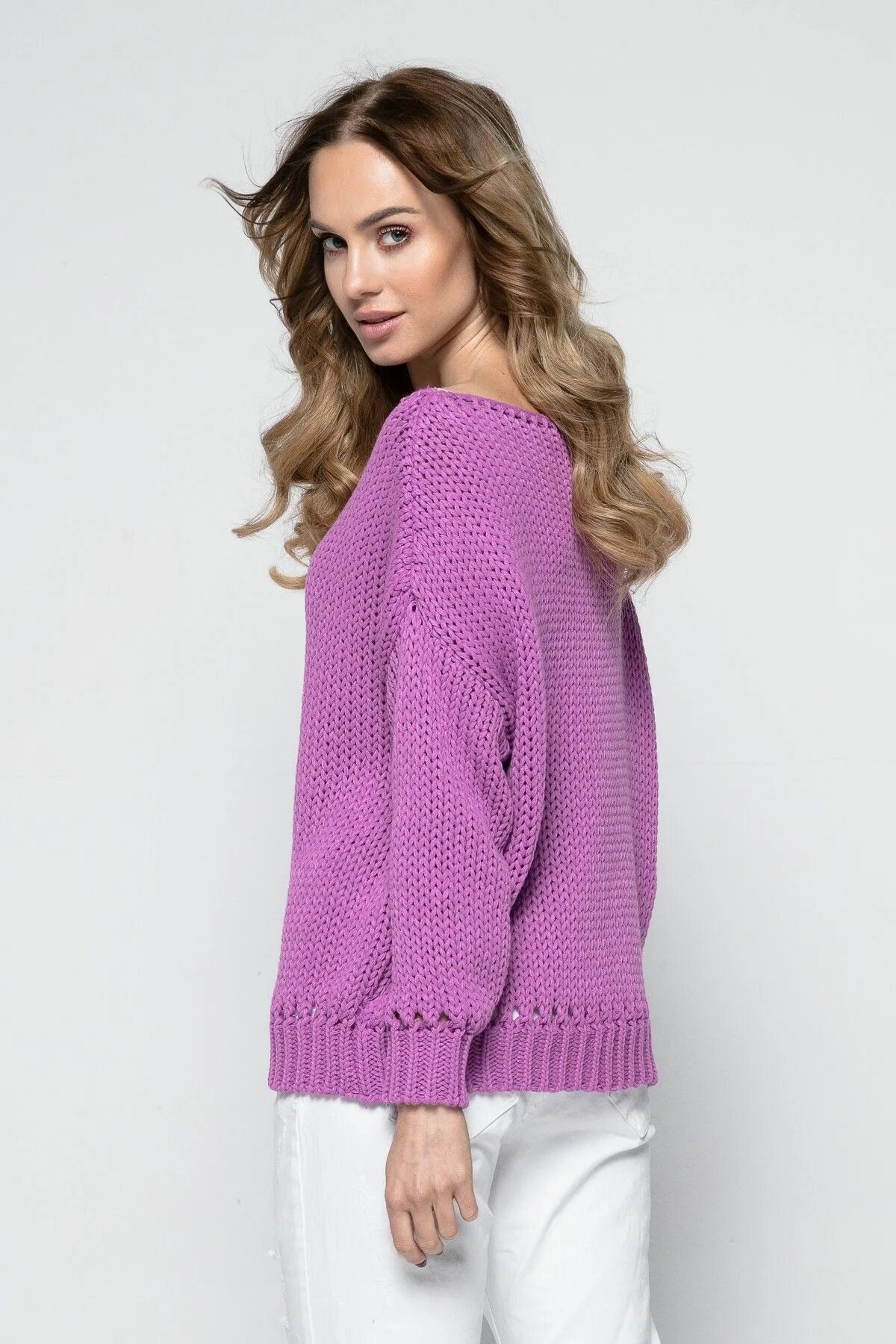 Каталог джемперов. FIMFI i242 свитер женский. Фиолетовый свитер. Сиренево-розовый свитер. Фиолетовый джемпер.