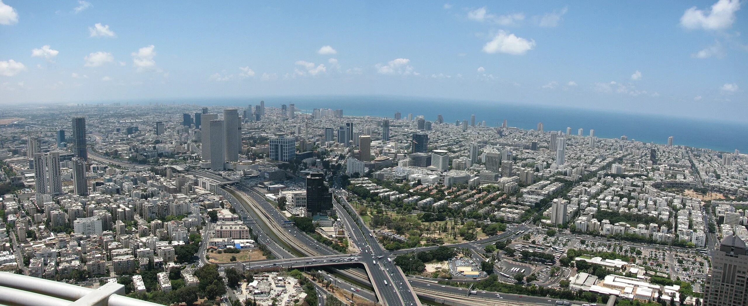 Тель авив окраины холмы. Тель авив. Tel aviv. Тель авив окраины холмы. Центр тель авива улицы.