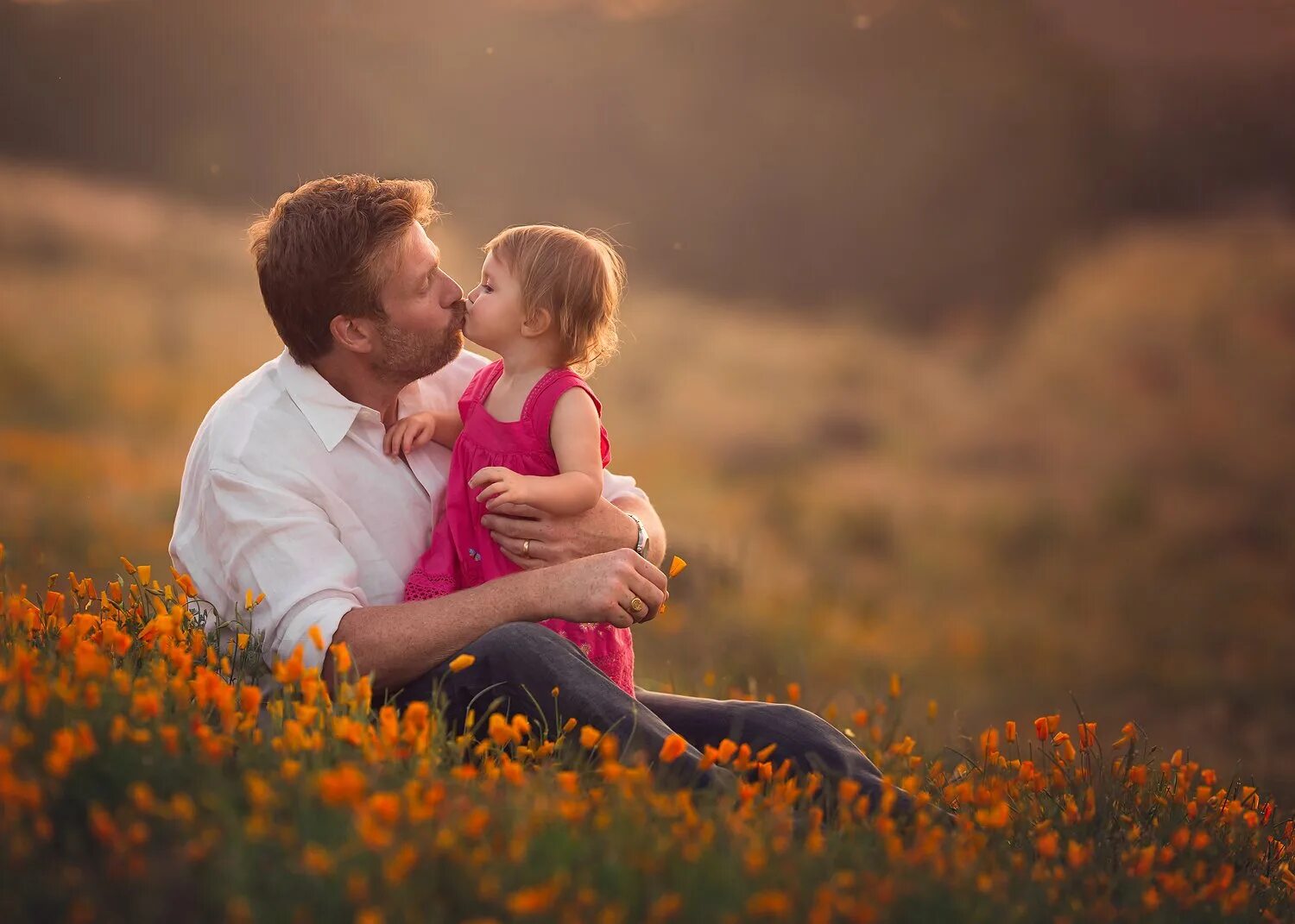 Loves his daughter. Детям о папе. Фотосессия с папой. Отцы и дети. Любовь к ребенку.