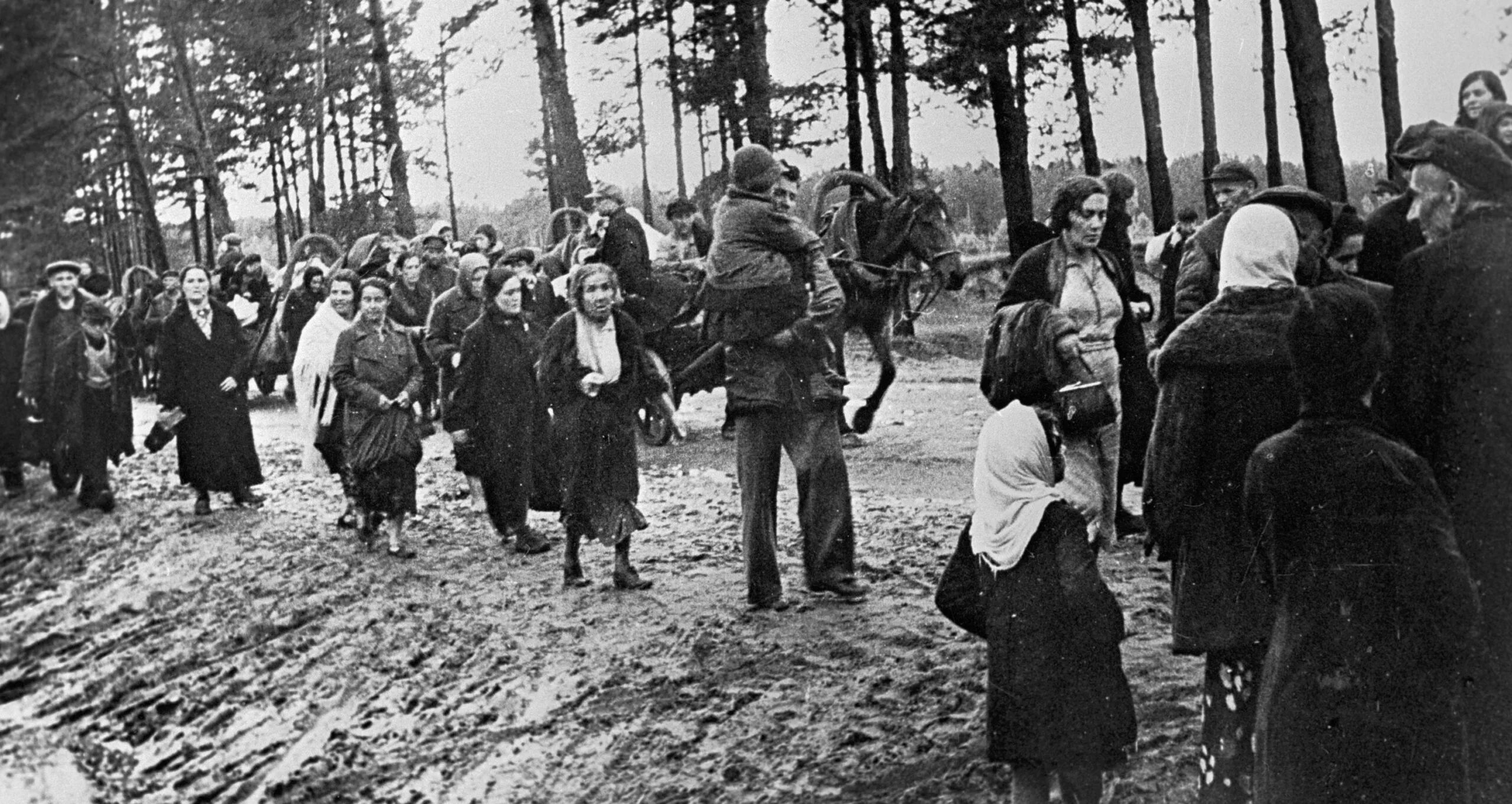 Первый день войны в москве. Начало войны 1941 года. Первый день войны 22 июня 1941 года. Жертвы беженцы 1941 лето 1941.