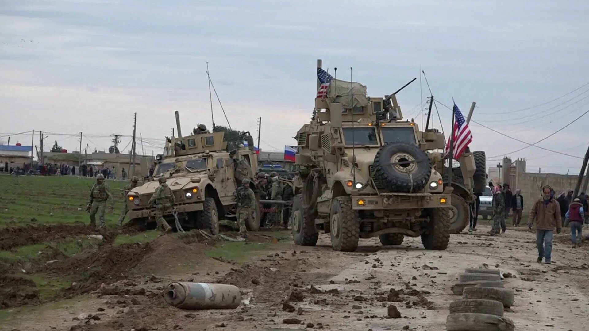 Сирия союзники. Российские военные в Сирии 2021 США. Военный конвой США. Американская Военная база в Сирии. Армия Сирии БТР-152.