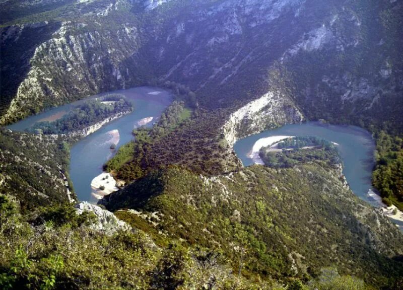 Большие реки греции. Река Нестос. Река Альякмон в Греции. Нестос Греция. Река Альякмон.