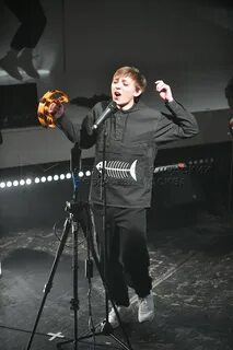 Современник живой