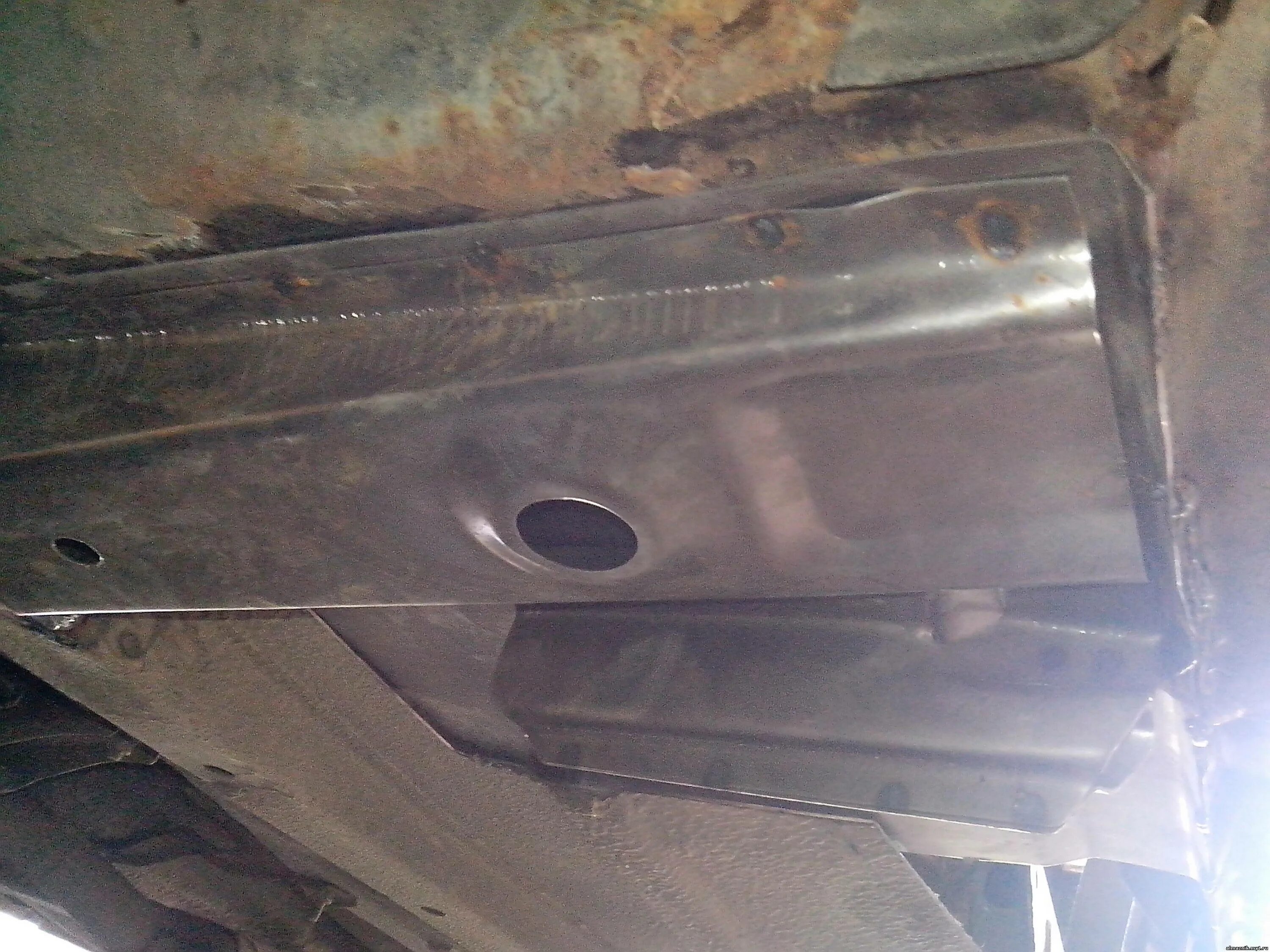 Соединитель порога 2105. Соединитель порога ваз 2104. Поддомкратник 2107 передний левый. Соединитель порога ваз 2105. Соединитель пола ваз 2104.