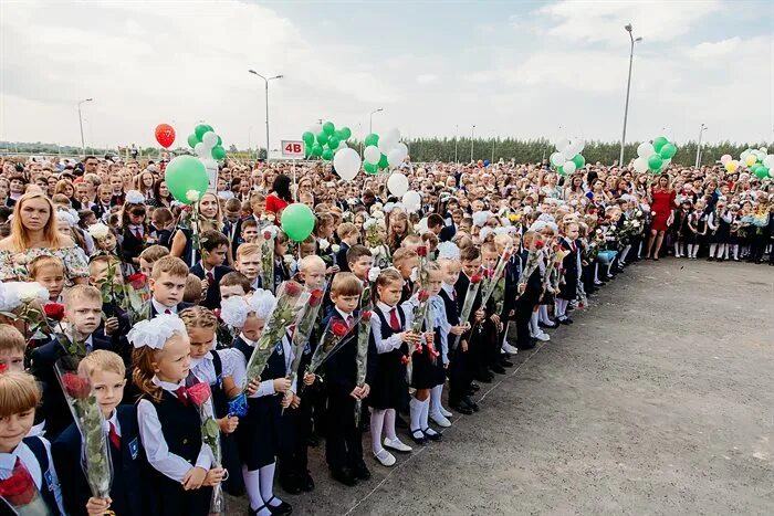 Губернаторская школа ульяновск. 100 Лицей Ульяновск. Губернаторский лицей 100. Губернаторский лицей Ульяновск. Губернаторский лицей номер 100 город Ульяновск.