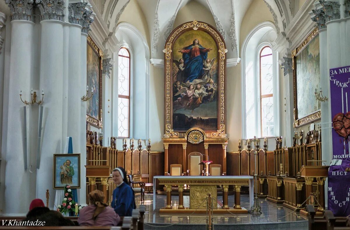 Приход успения пресвятой девы марии. Храм успения богородицы (курск). Римско-католический собор успения пресвятой девы марии. Храм успения богородицы курск внутри. Храм успения девы марии.