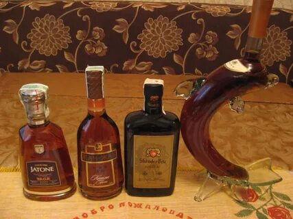 Бутылка коньяка фото