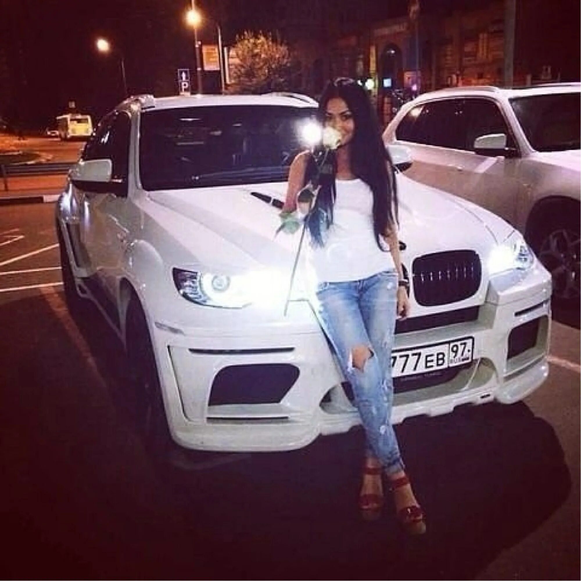 Мужчина и женщина в поле бегут. Как найду девушка рядом. Как найду девушка рядом. Как найду девушка рядом. Ближайшие девушки рядом.