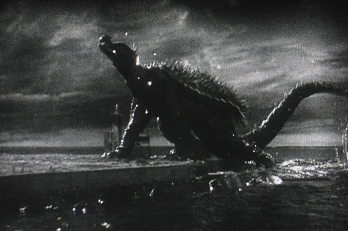 Годжира 1955. Годзилла 1955. Кацуми тэдзука годзилла. Фильм годзилла снова нападает. Годзилла снова нападает фильм 1955 годзилла.