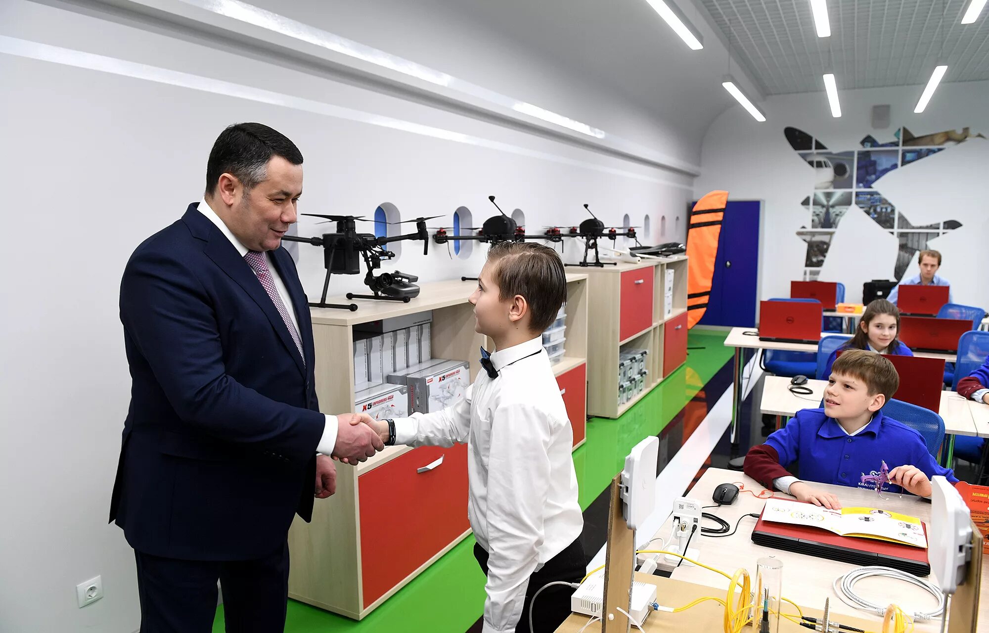 Кванториум ржев. Г. Технопарк ржев. Школьники в девяностых 1 сентября. Технопарк ржев индастриз.