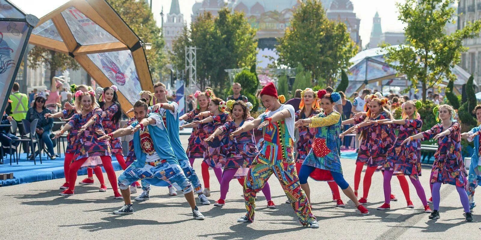 Московский мероприятия сегодня. Уличные мероприятия. Фестиваль в городе. Интересные мероприятия в Москве. С днем города Москва.