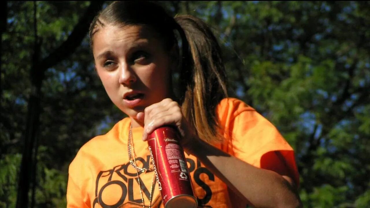Lady sovereign love me or hate me. Lady sovereign love me or hate me. Lady sovereign фото. Love me hate me. Love me or hate me lady.