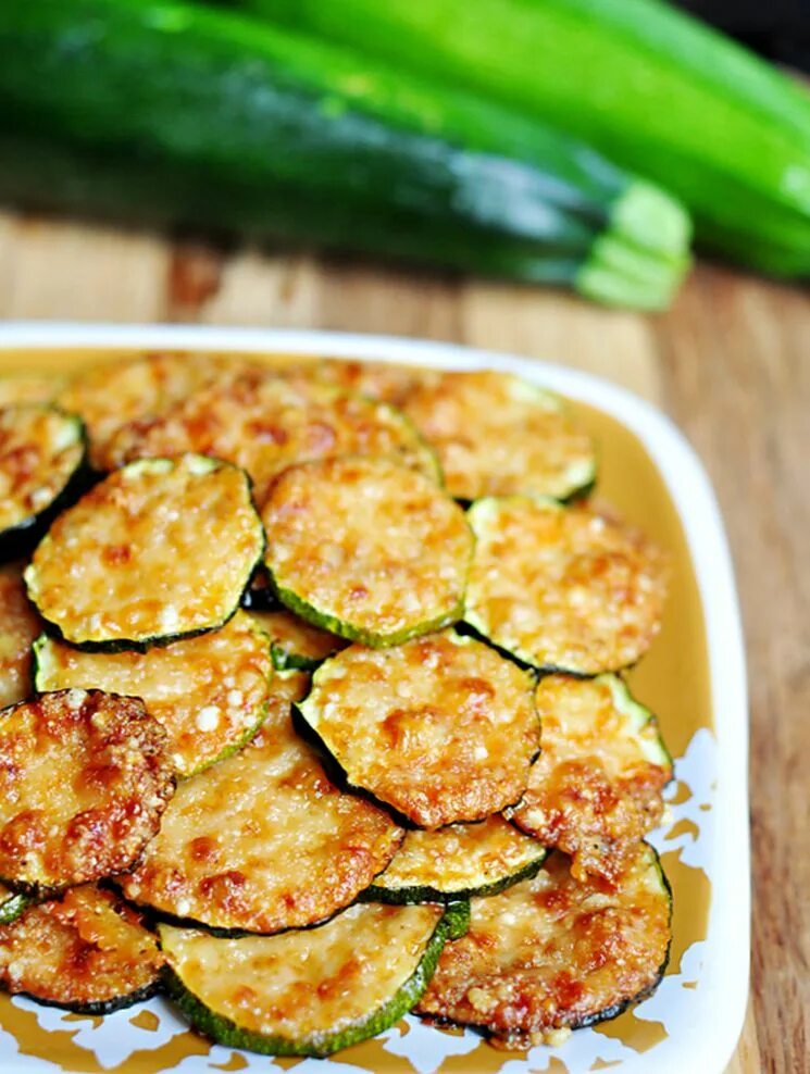 Кабачки цукини в духовке. Кабачки с помидорами в духовке кружочками. Как делать кабачки в духовке. Кабачки в духовке с сыром. Кабачки цукини в духовке.