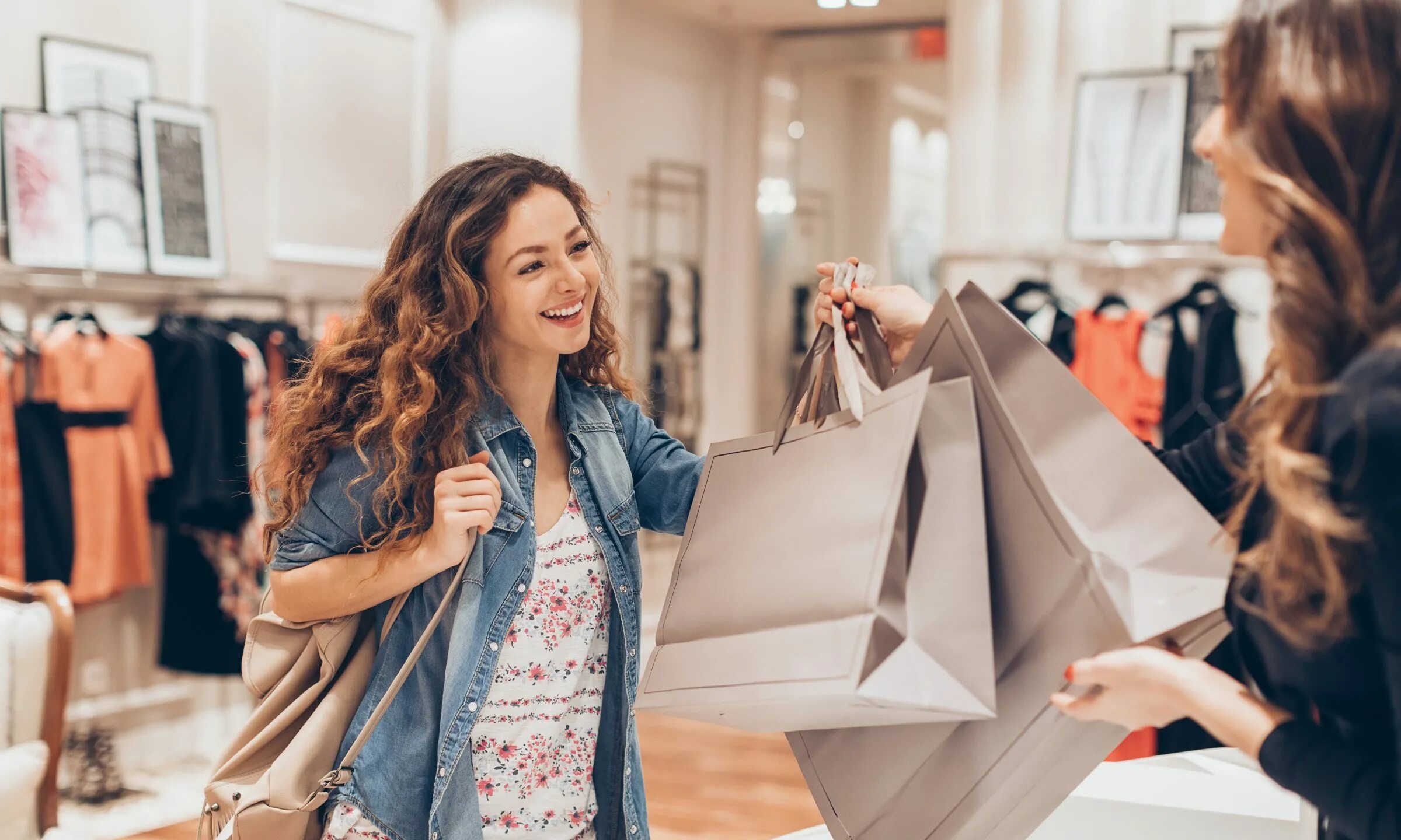 Женская одежда. Покупки фото. Shopping. Идеальное место для шопинга. Жена в каждом городе