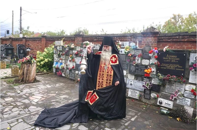 Бугровское кладбище Нижний. Бугровское кладбище Нижний Новгород могилы. Печёрский монастырь кладбищенижний Новгород. Бугровская Церковь в Нижнем Новгороде. Сайт кладбища нижний