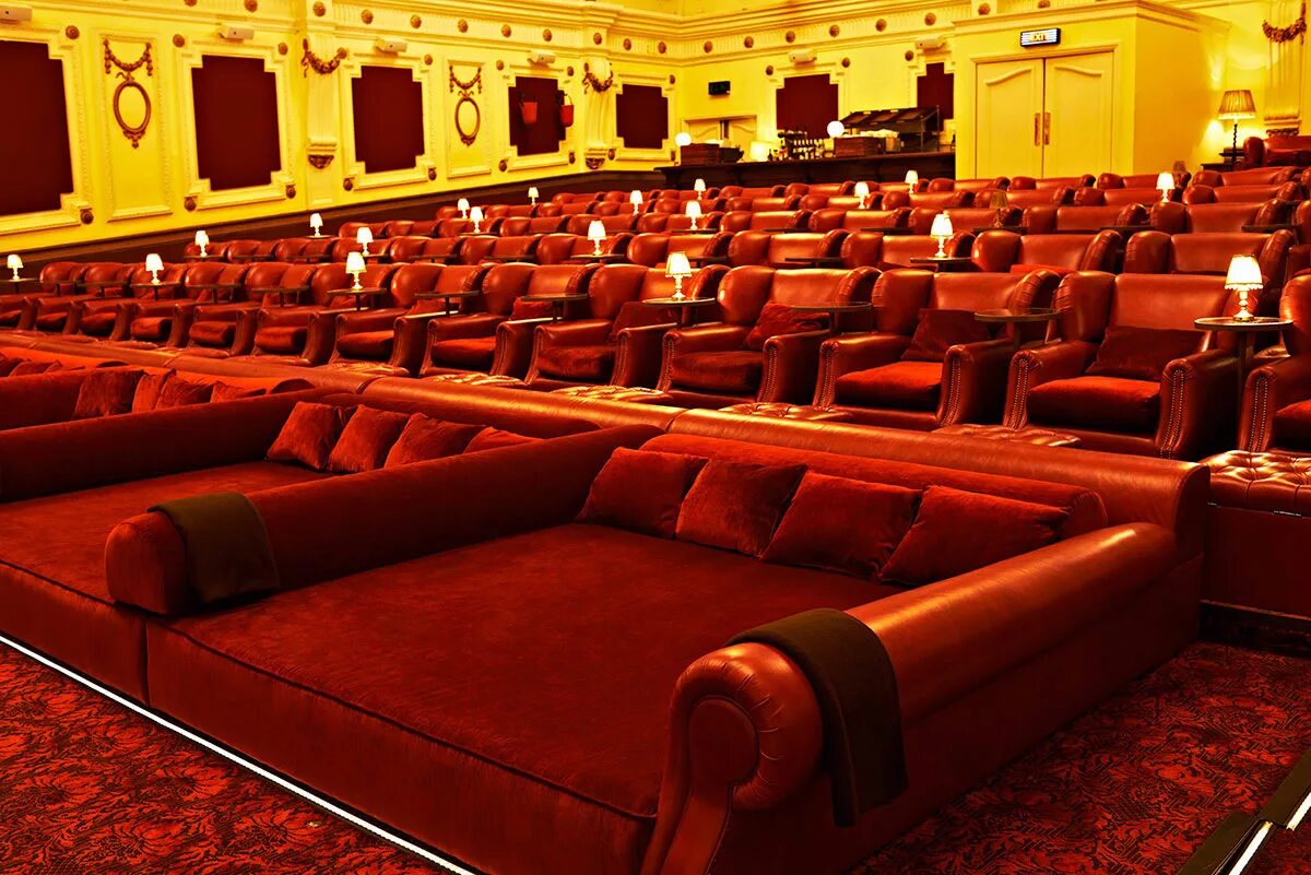 Вип кинотеатры с диванами. Кинотеатр electric cinema, ноттинг хилл, лондон, великобритания.. кинотеатр с кроватями. кинотеатр с диванами. лежачий кинотеатр.