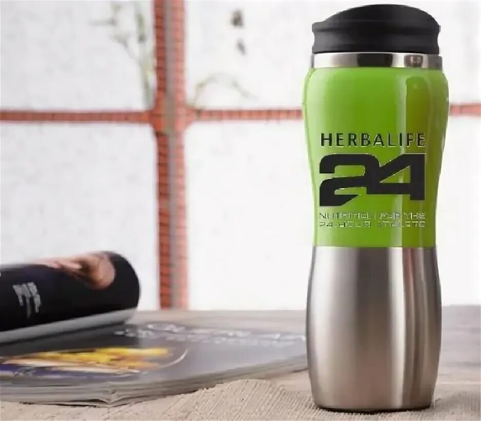 Вода гербалайф. Бутылка для воды Гербалайф. Термостакан Herbalife. Бутылка Гербалайф 24. Термостакан Гербалайф брендированный.