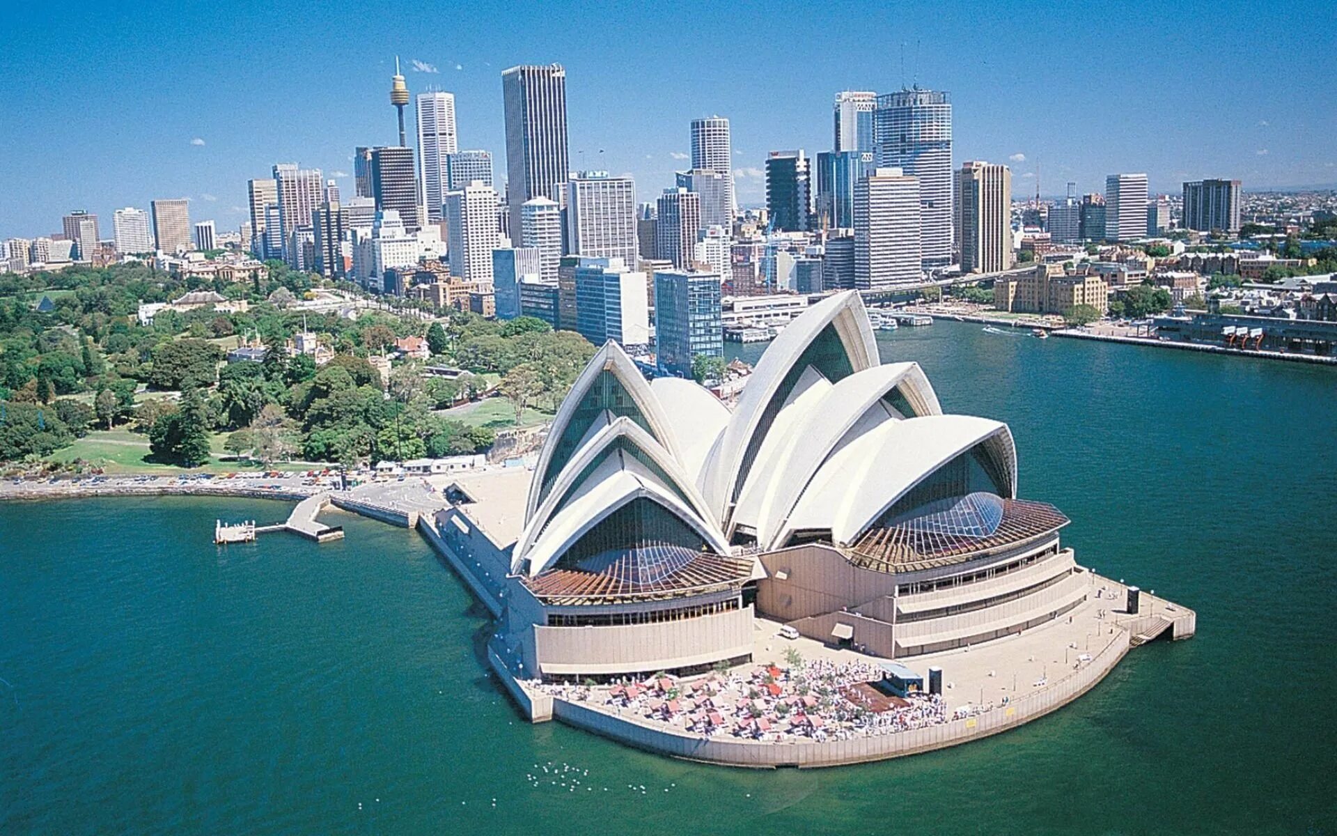 На фотографиях изображены крупнейшие города стран. Мельбурн оперный театр. Город Сидней в Австралии. Канберра Сидней. Столица Австралии Сидней Мельбурн.