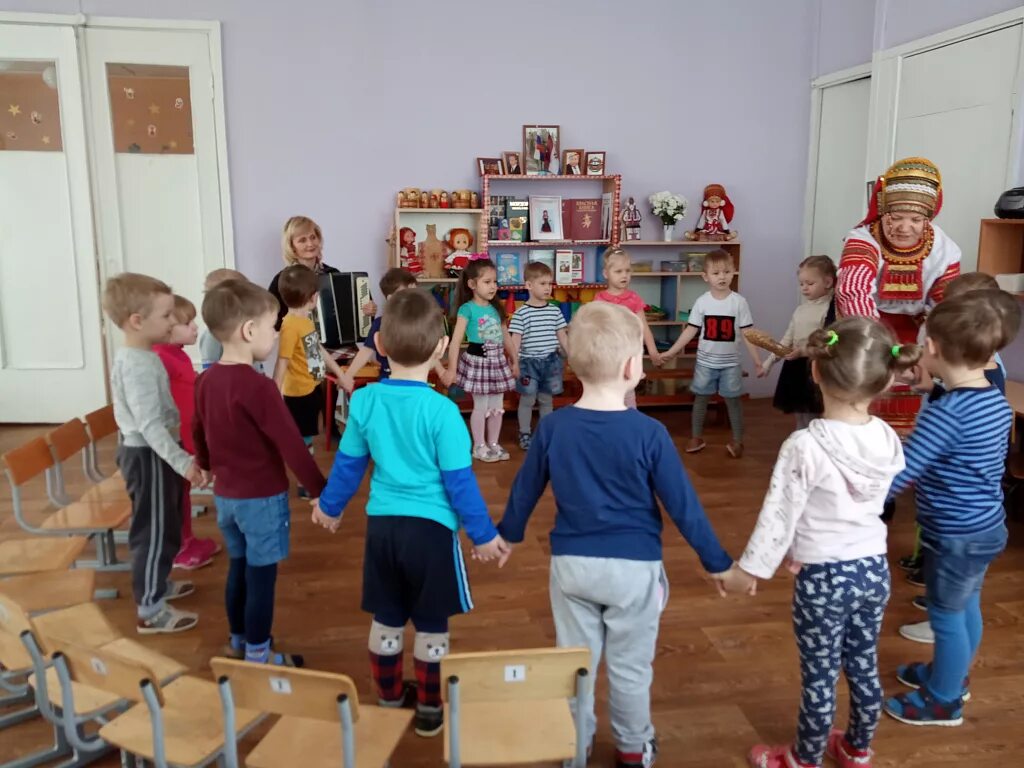 Музыкальные занятия 1 2. Музыкальные занятия в детском саду младшая группа. музыкальное занятие в младшей группе. музыкальное занятие в доу. музыкальное занятие в средней группе детского сада.