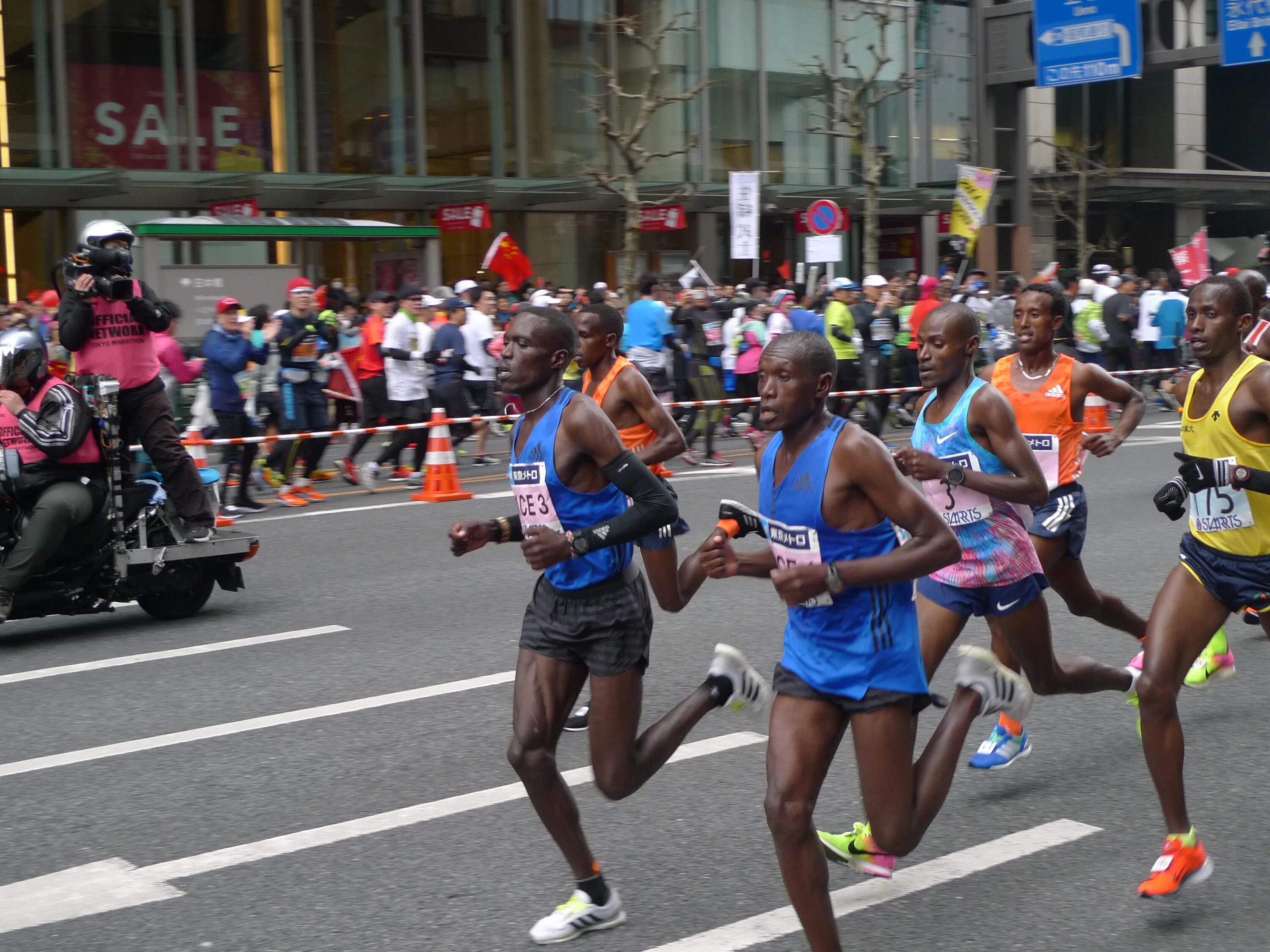 Элиуд Кипчоге. Элиуд Кипчоге фото. Призеры марафон Токио 2020. Tokyo Marathon 2023. Токийский марафон